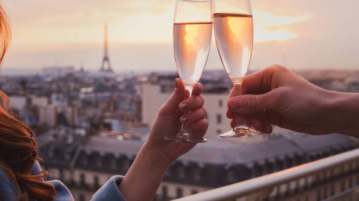 Le Côté Romantique De Paris : Explorer Les Joyaux Cachés Avec Une Escorte