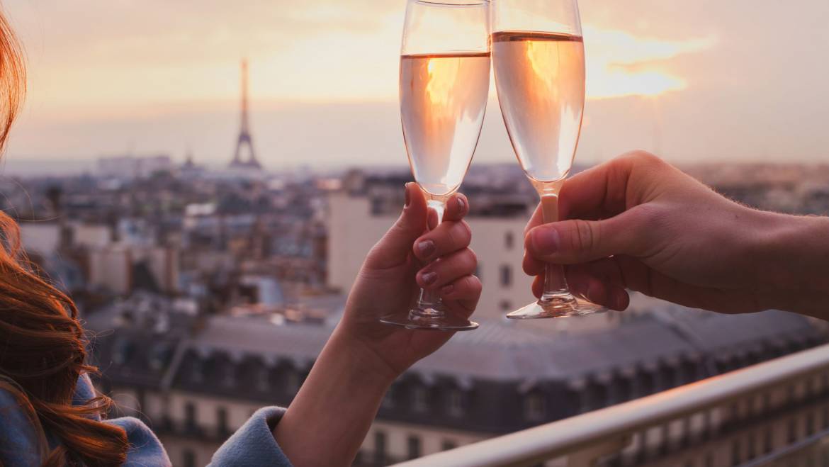 Le Côté Romantique De Paris : Explorer Les Joyaux Cachés Avec Une Escorte